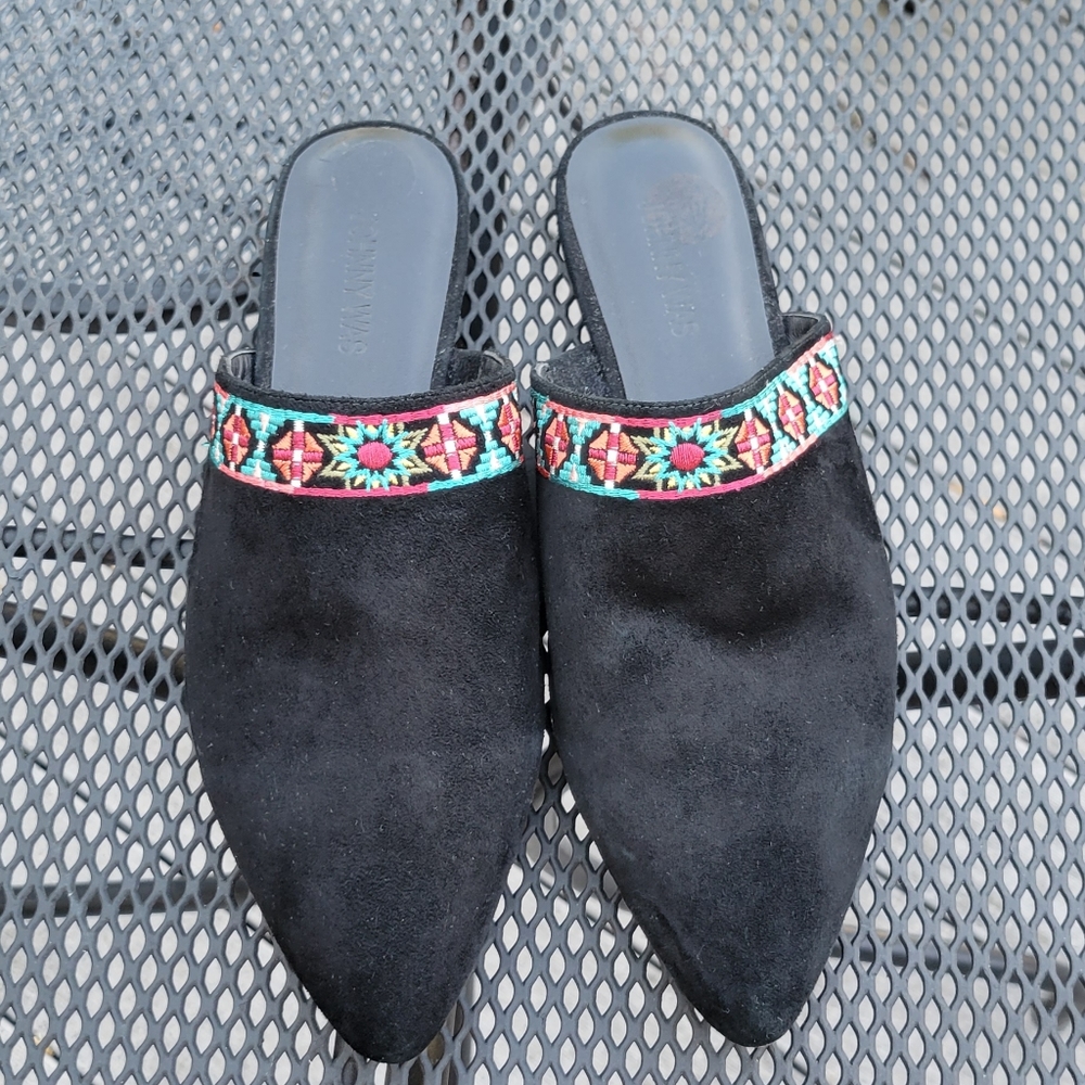 NEW without box Johnny Was suede embroidered mules